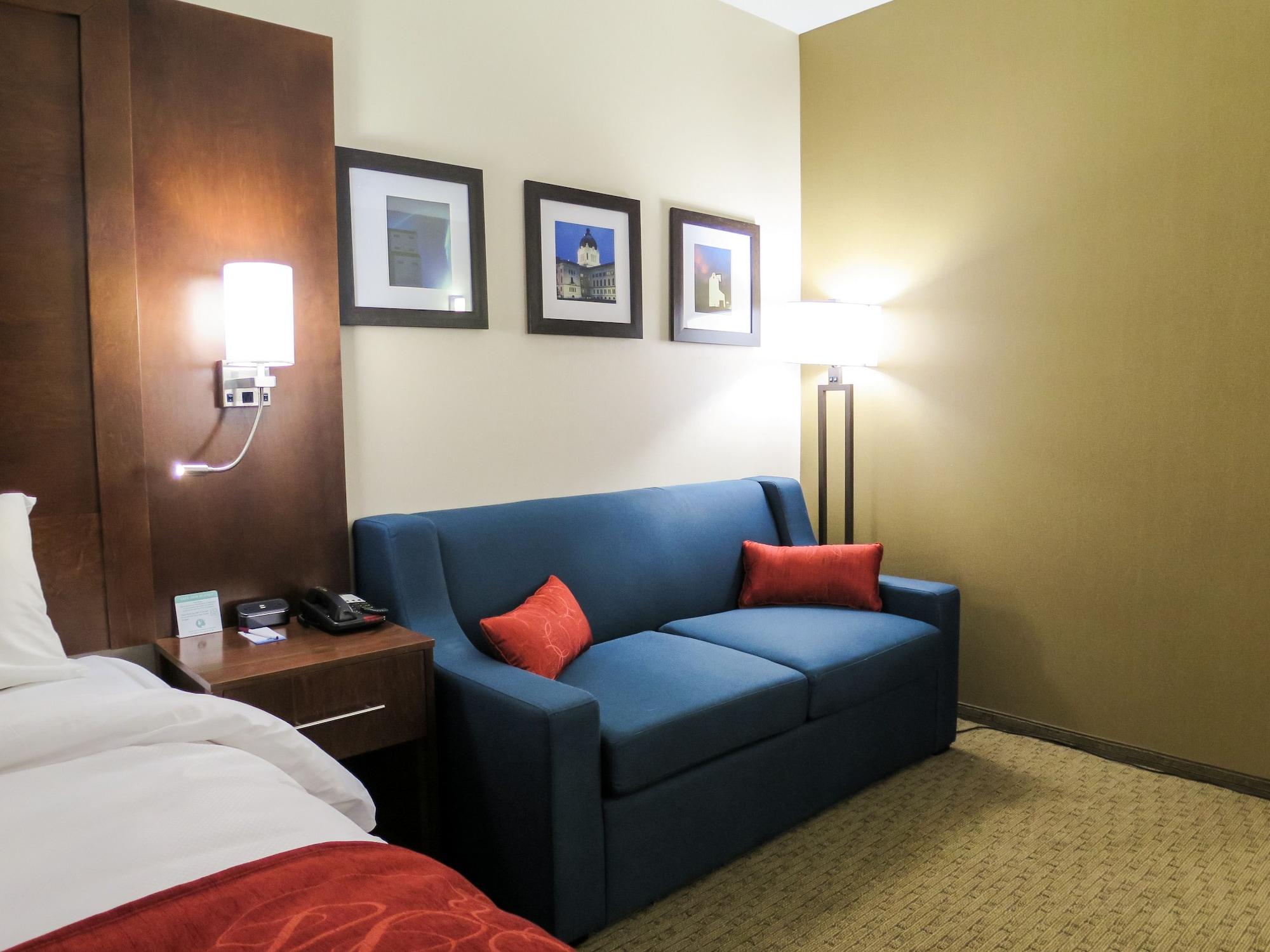 Comfort Suites Regina Exterior photo