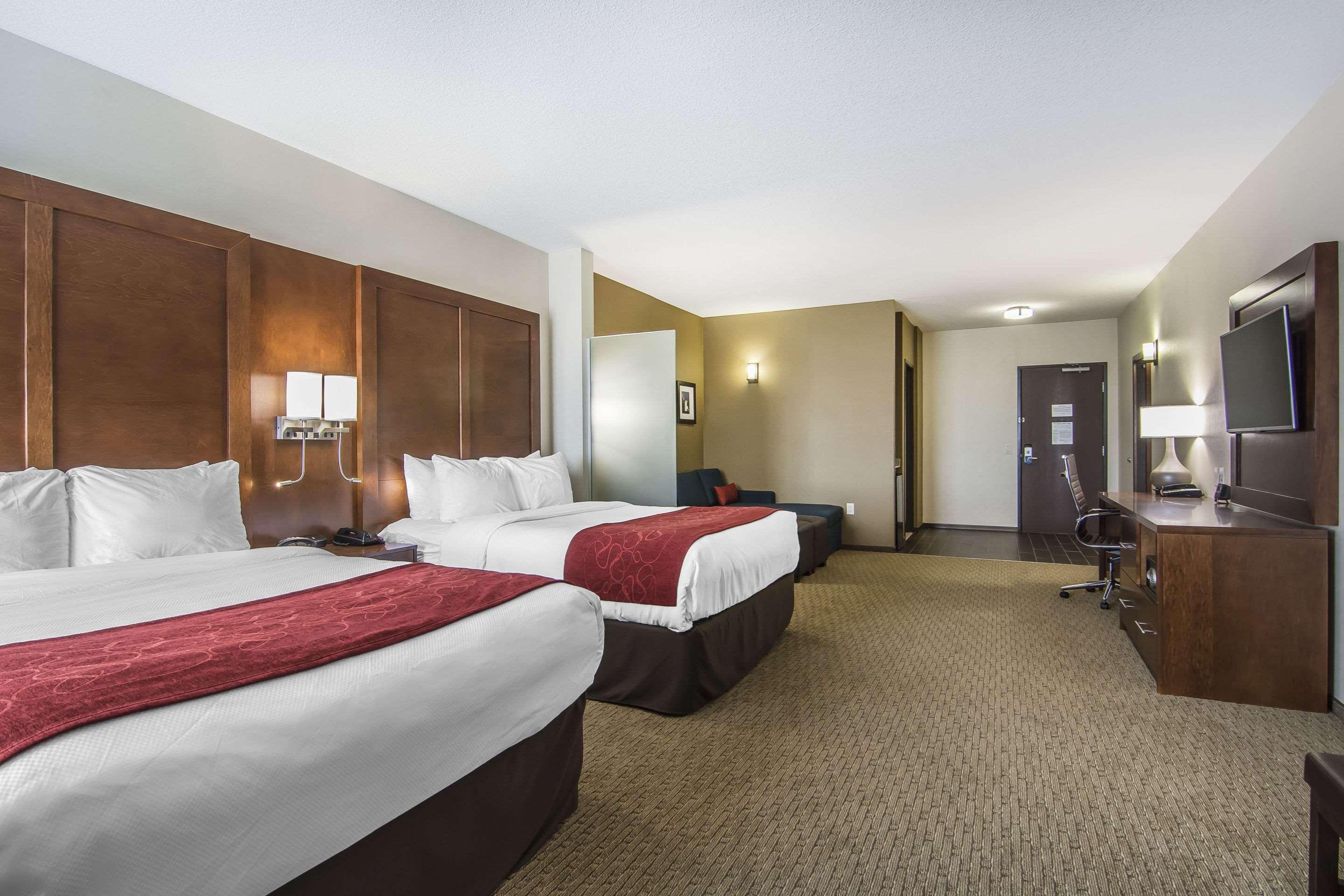 Comfort Suites Regina Exterior photo