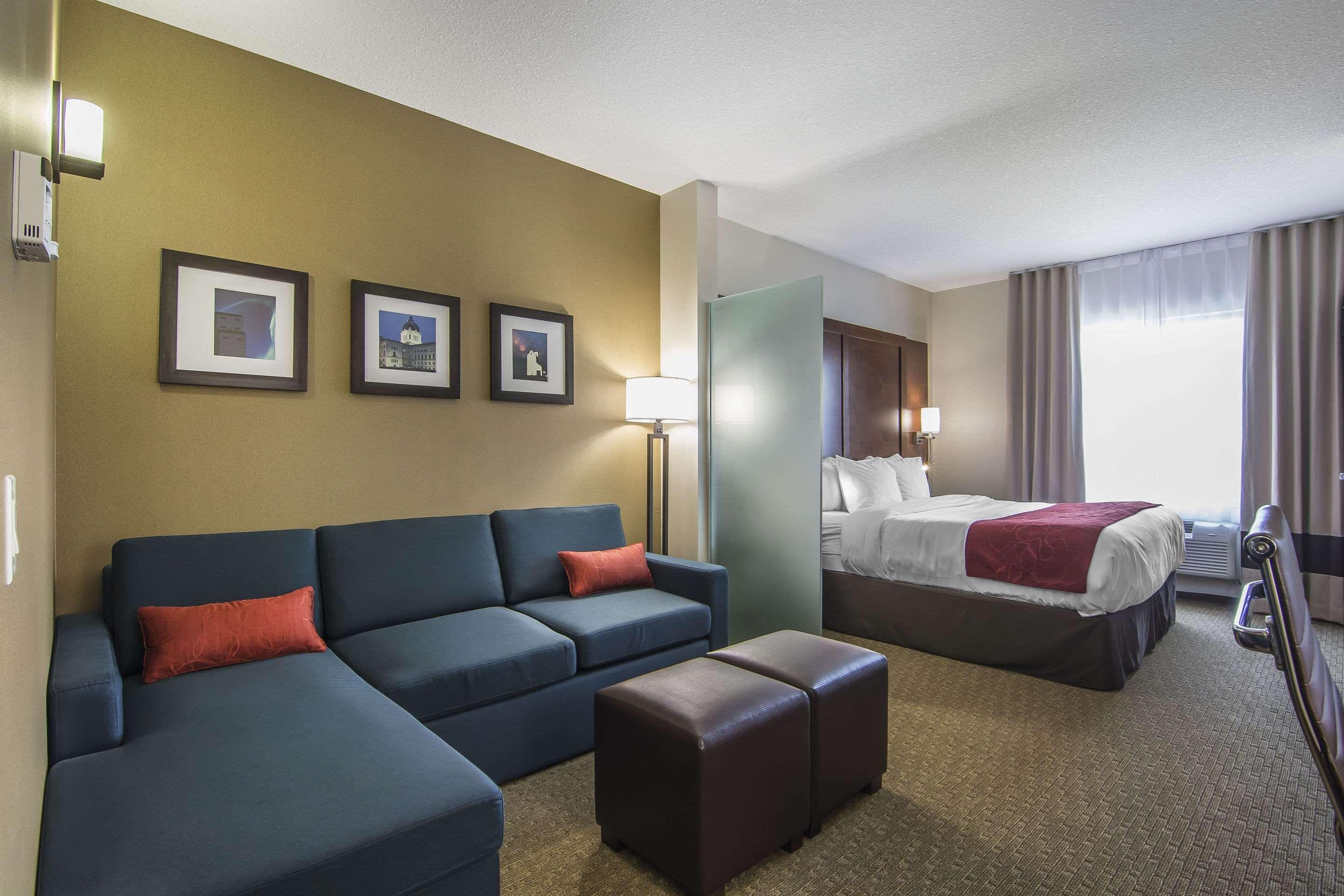 Comfort Suites Regina Exterior photo