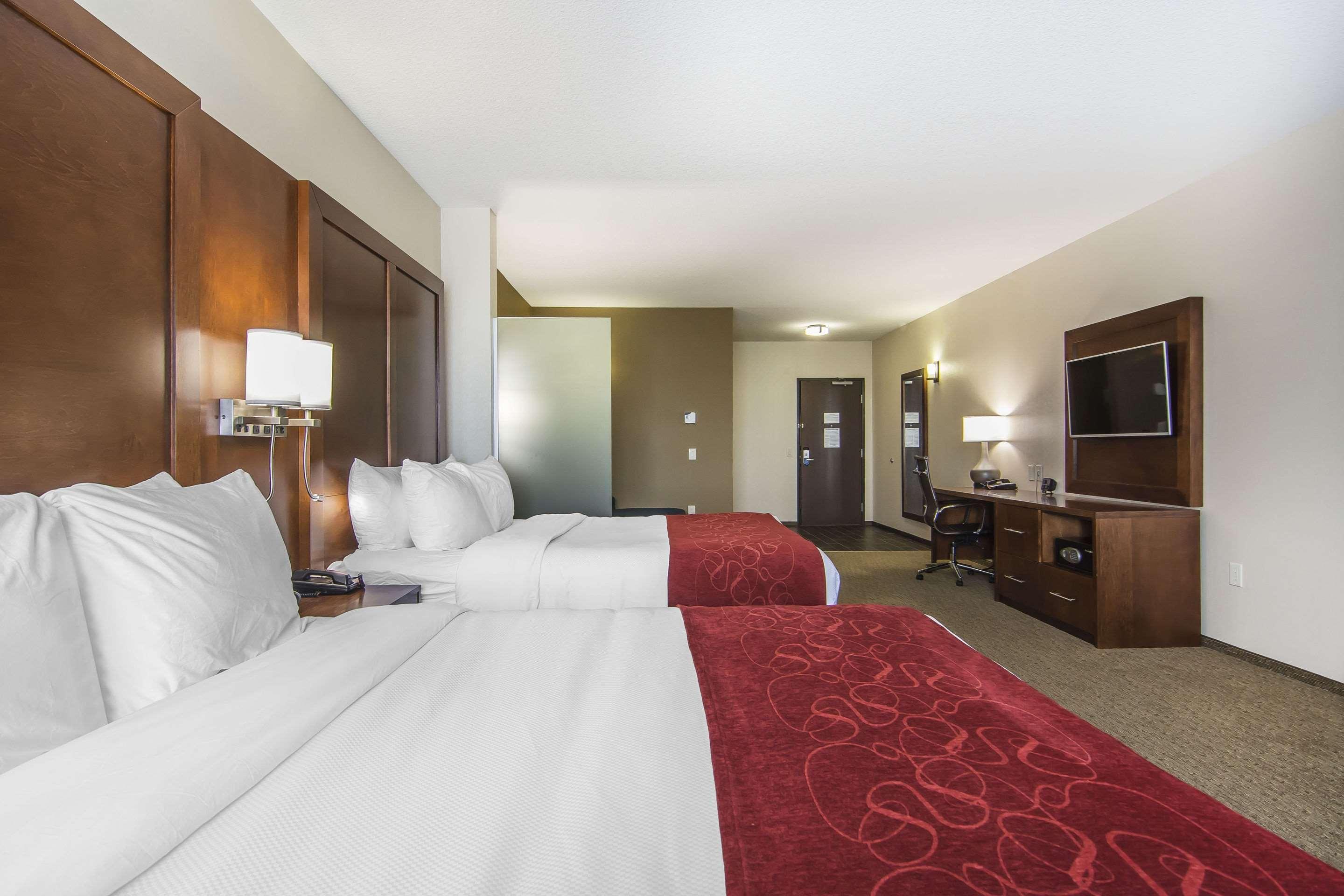 Comfort Suites Regina Exterior photo