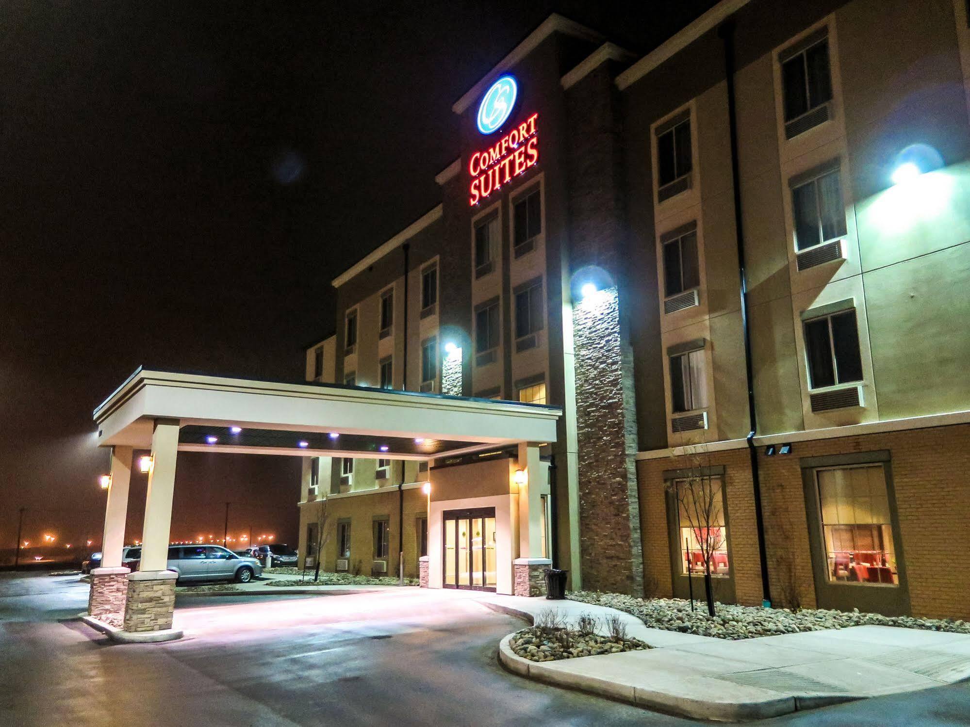 Comfort Suites Regina Exterior photo